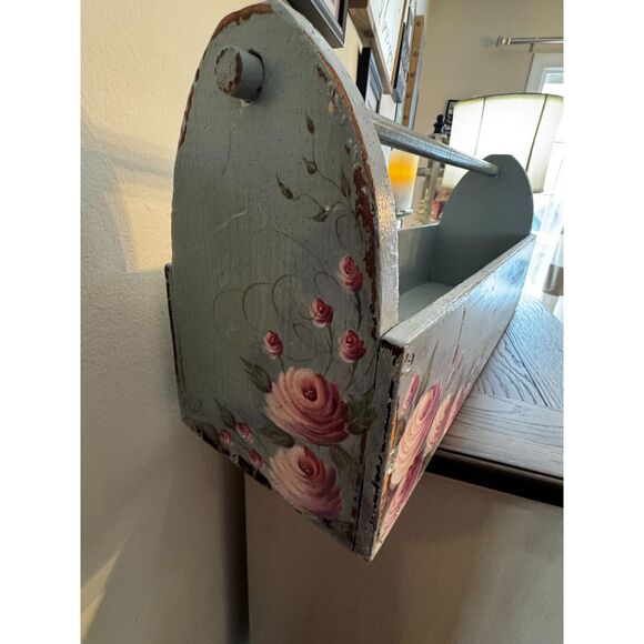 Must see! Hand painted Shabby Chic vintage wooden tool box; pink roses - Picture 6 of 9